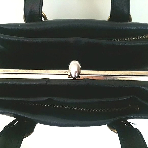 Black Vintage Modern Oblong Buckle Clasp Purse - Picture 4 of 6